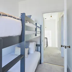 Host & - Castle View Holiday home