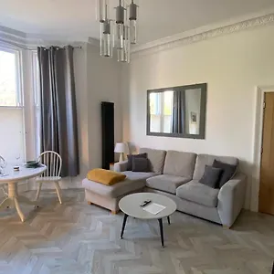Searenity At Southcliff Apartment